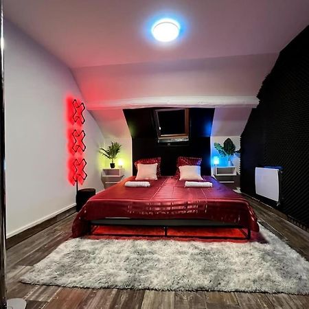 Red Love-Room / Balneo & Plus ! Souppes-sur-Loing Extérieur photo