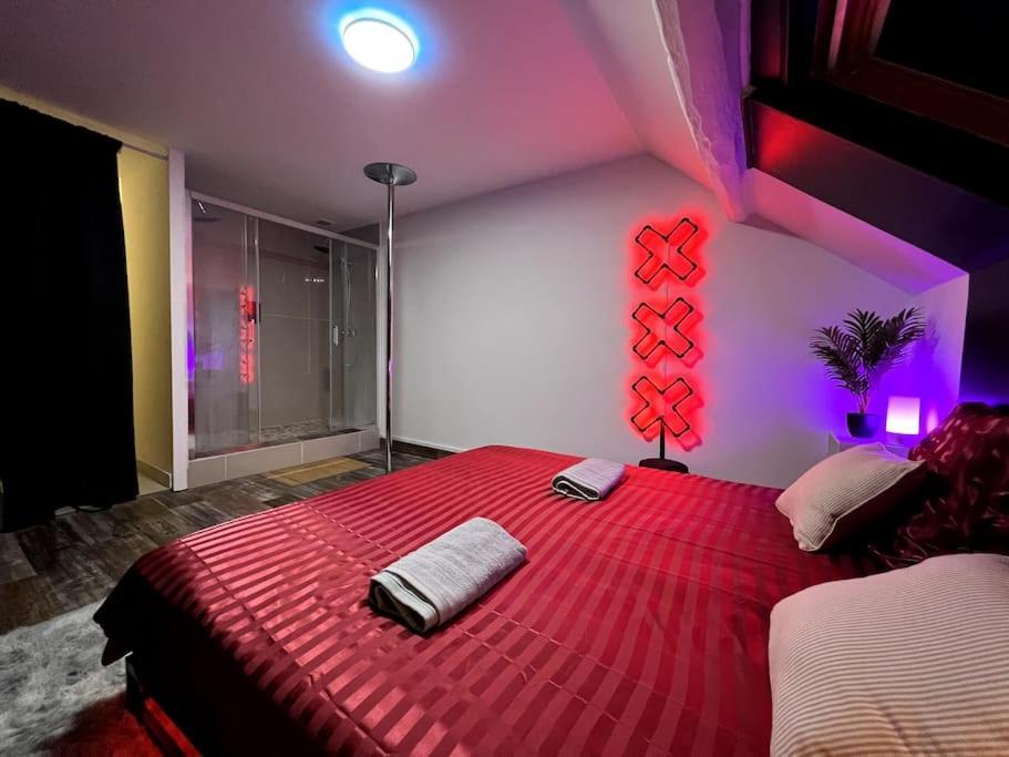 Red Love-Room / Balneo & Plus ! Souppes-sur-Loing Extérieur photo